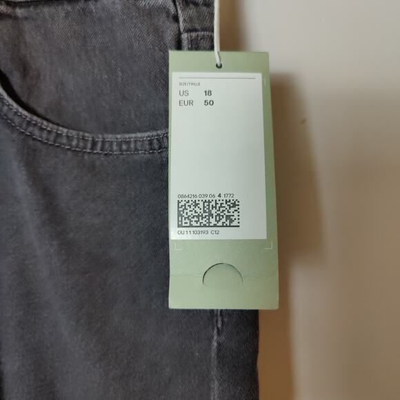 NWT H&M Womens Sz 18 Black Loose Mom Jean Baggy Ultra High Rise Ankle Denim Plus - Picture 4 of 7